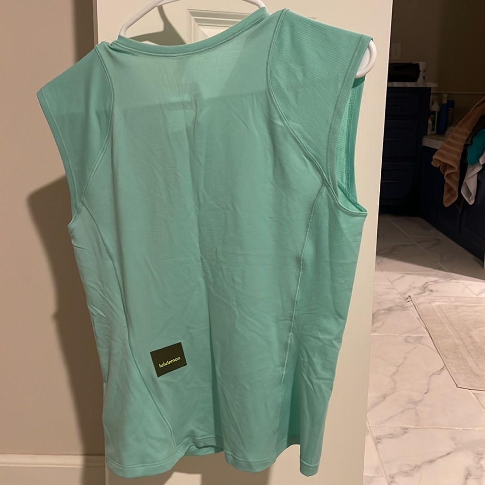 Cap sleeve hiking tank - Picture 2 of 3